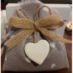 Sacchetto portaconfetti shabby con cuore bomboniera segnaposto
